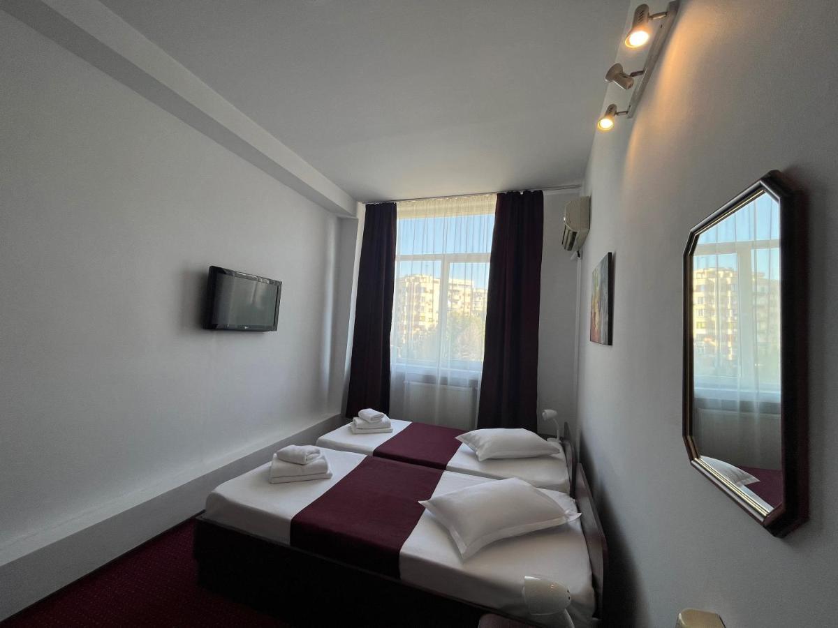 Hotel Tineretului Βουκουρέστι Εξωτερικό φωτογραφία